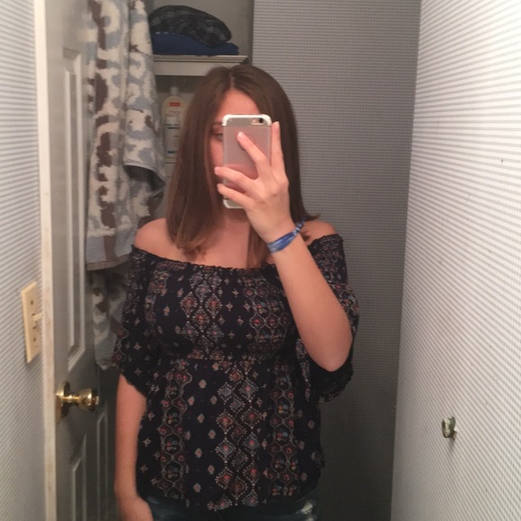 Off the shoulder tribal blouse - Picture 1 of 4